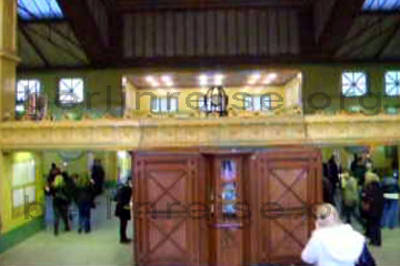 Im Bahnhof Zoo in Berlin am Zoologischen Garten Hardenbergstraße.